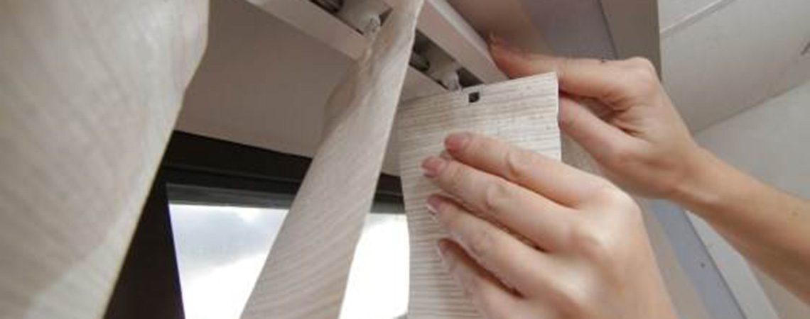 How To Clean Vertical Blinds Step By, How To Clean Vertical Blind Curtain