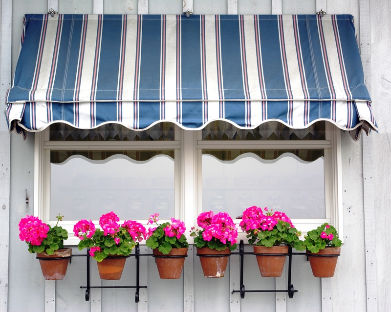 awning with flowers 
